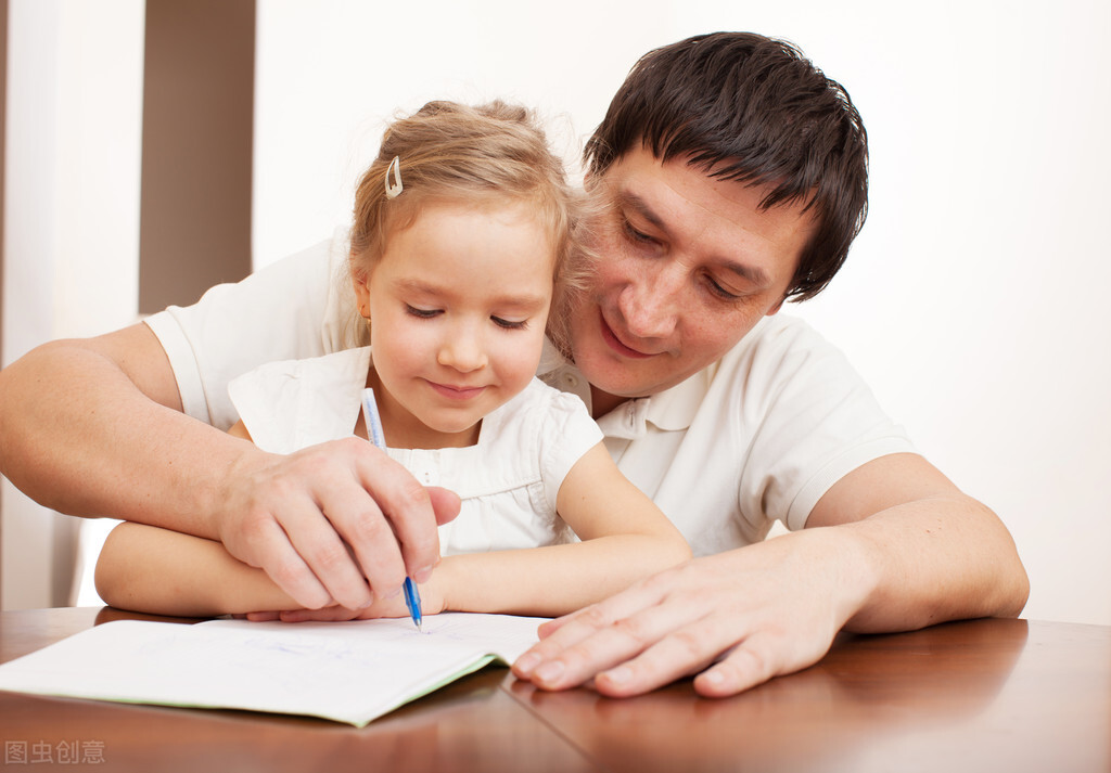 如何看待代沟1200字,怎样看待家庭矛盾