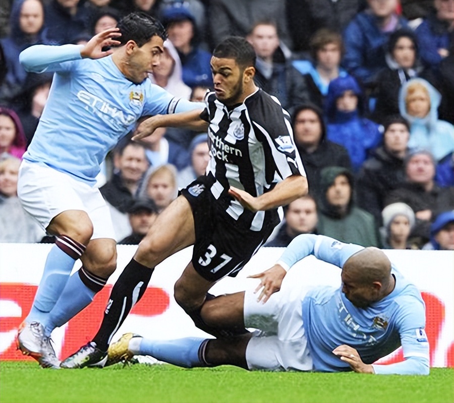 足球界双子星梅西和c罗,c罗和内马尔谁更厉害