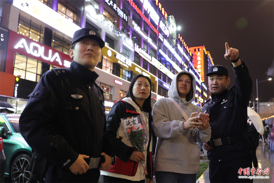 我在岗位上警灯闪烁,我在岗位上抖音视频