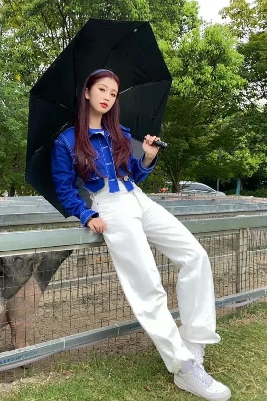 2023年四月旅游穿搭,四月穿衣笔记浪漫春日的十套穿搭