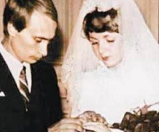 前俄罗斯国母：普京一生的挚爱，相伴30年为何离婚改嫁小鲜肉？