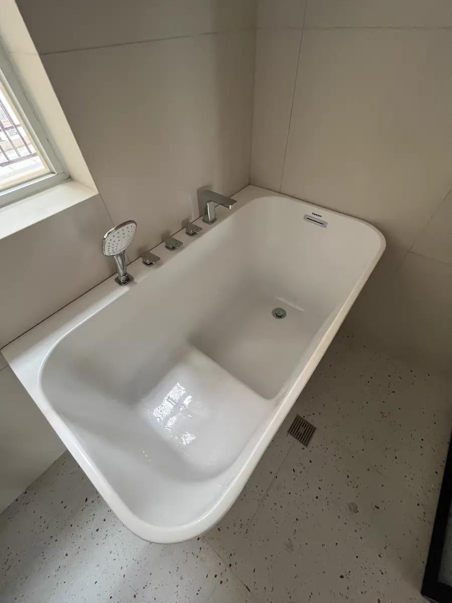 舒适又高颜值的浴缸如何选择,pg精铝石浴缸的优缺点