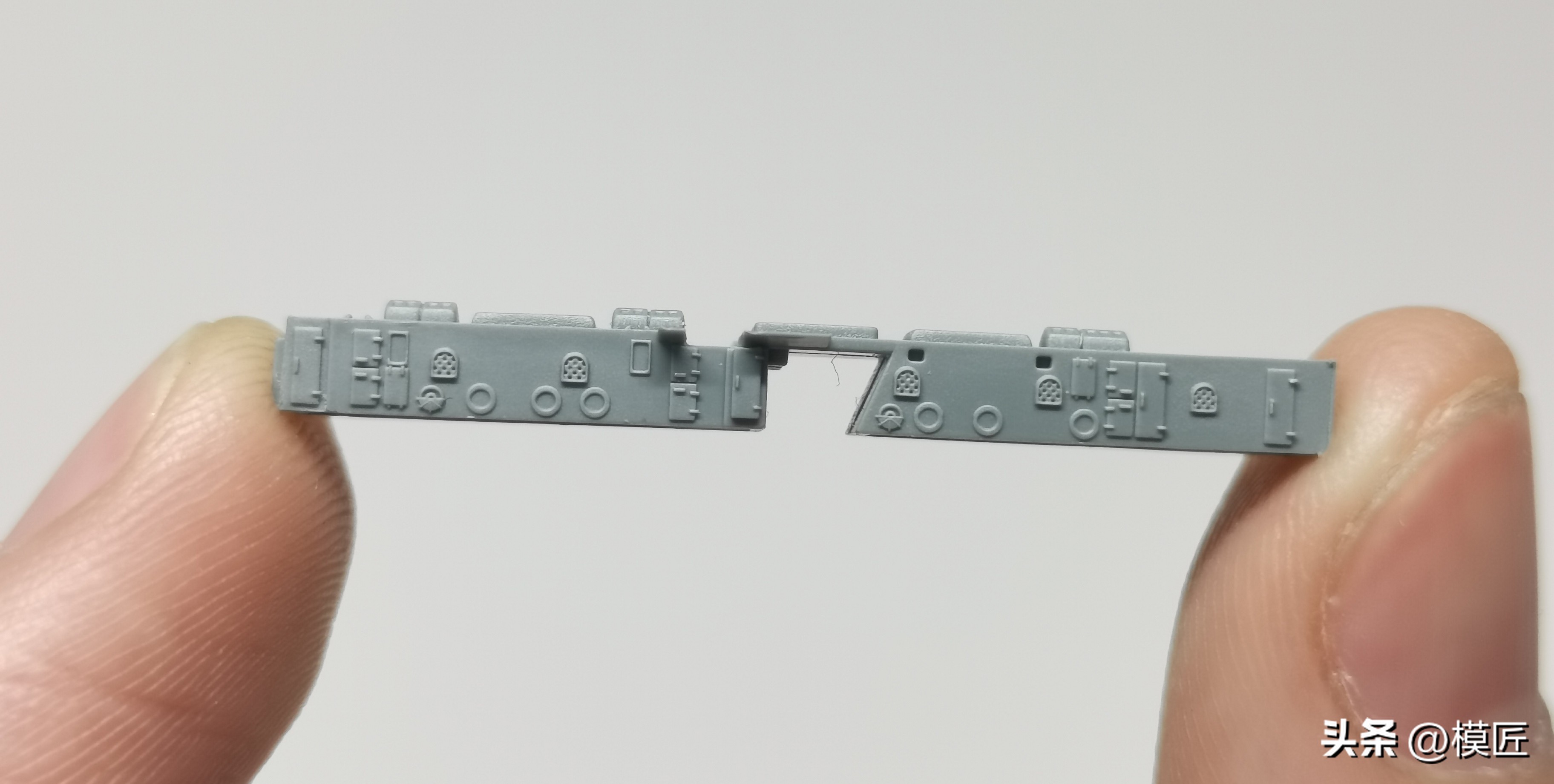 鹰翔1:700战列舰,一战德国埃姆登号轻巡洋舰