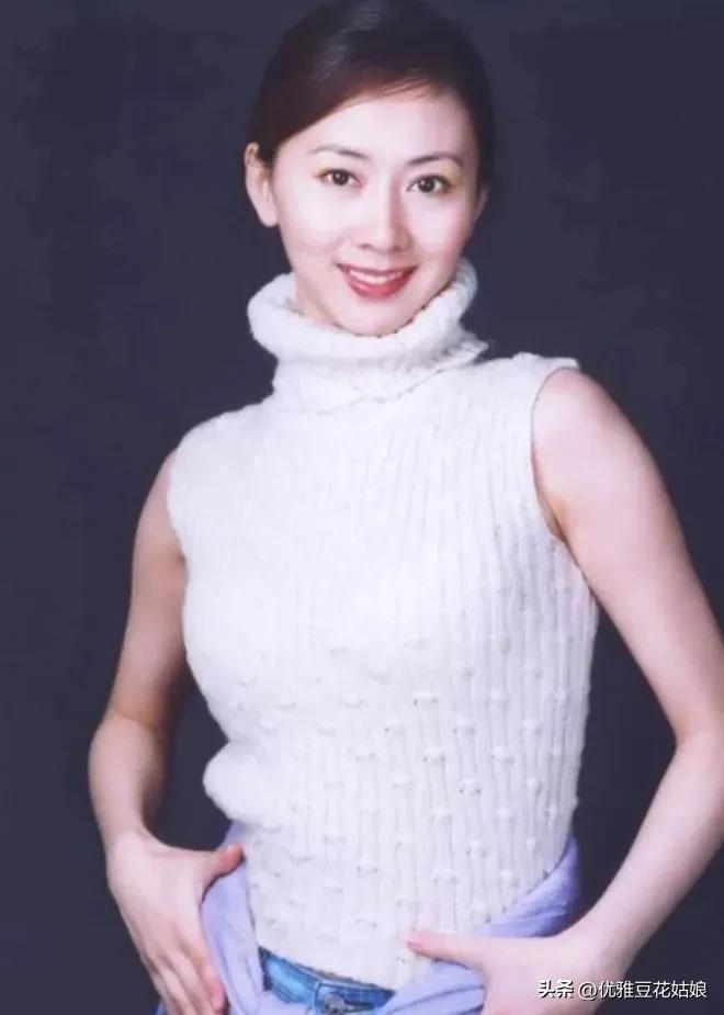 “人体模特”汤加丽:被父亲嫌弃,和丈夫离婚,46岁至今未婚