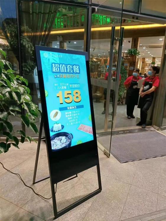 立式广告机有什么功能,特色立式广告机包括哪些