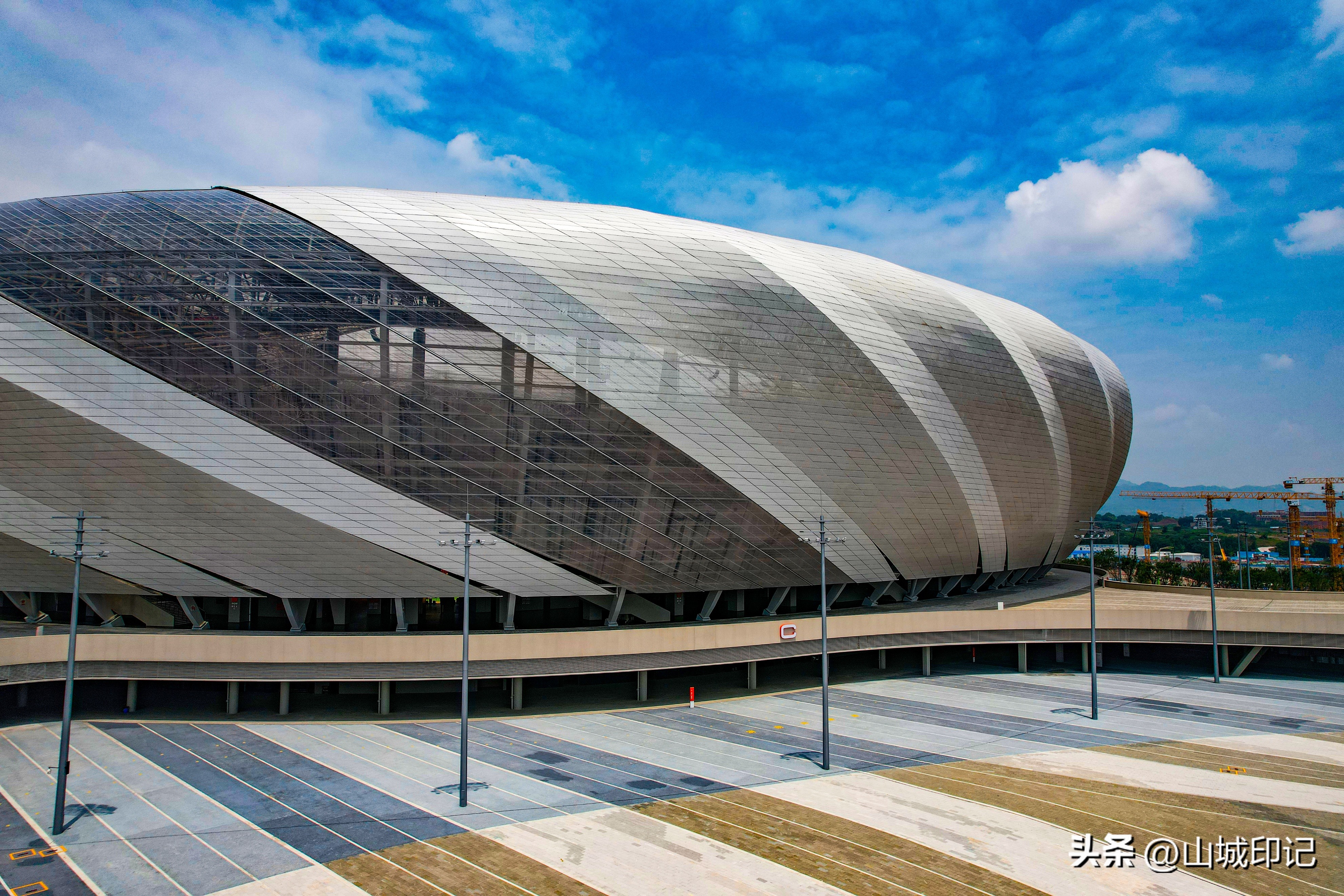 重庆龙兴最大足球场,重庆龙兴足球场看台路线详细