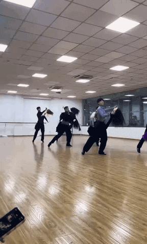 劝人不要谈恋爱的幽默句子,不谈恋爱的正能量语录