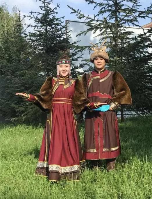 五十六个民族的风俗和服饰,五十六个民族代表服饰图片