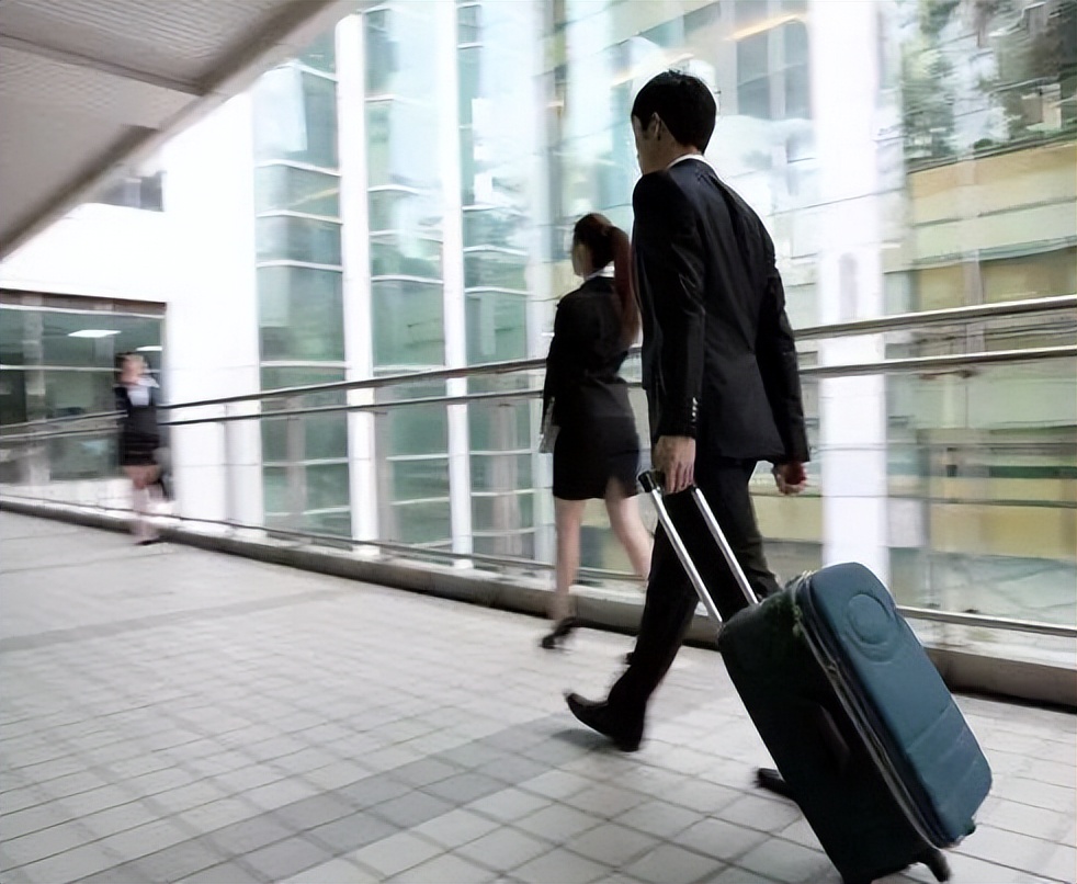 网友千里“求”茅台,竟然空手而归,茅台“一瓶难求”,怎么看?