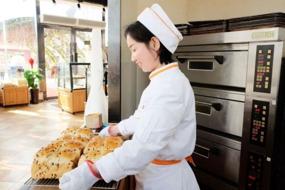 西安面包烘焙培训学校,西安欧米奇西点烘焙学校官网