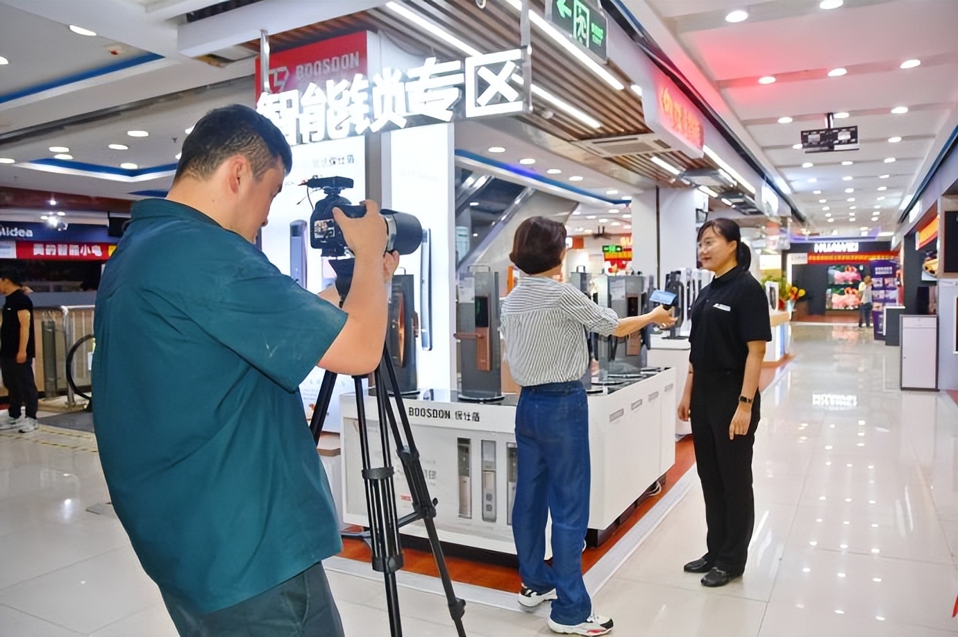 熟悉的三联家电回来了——媒体记者见证三联家电回归济南