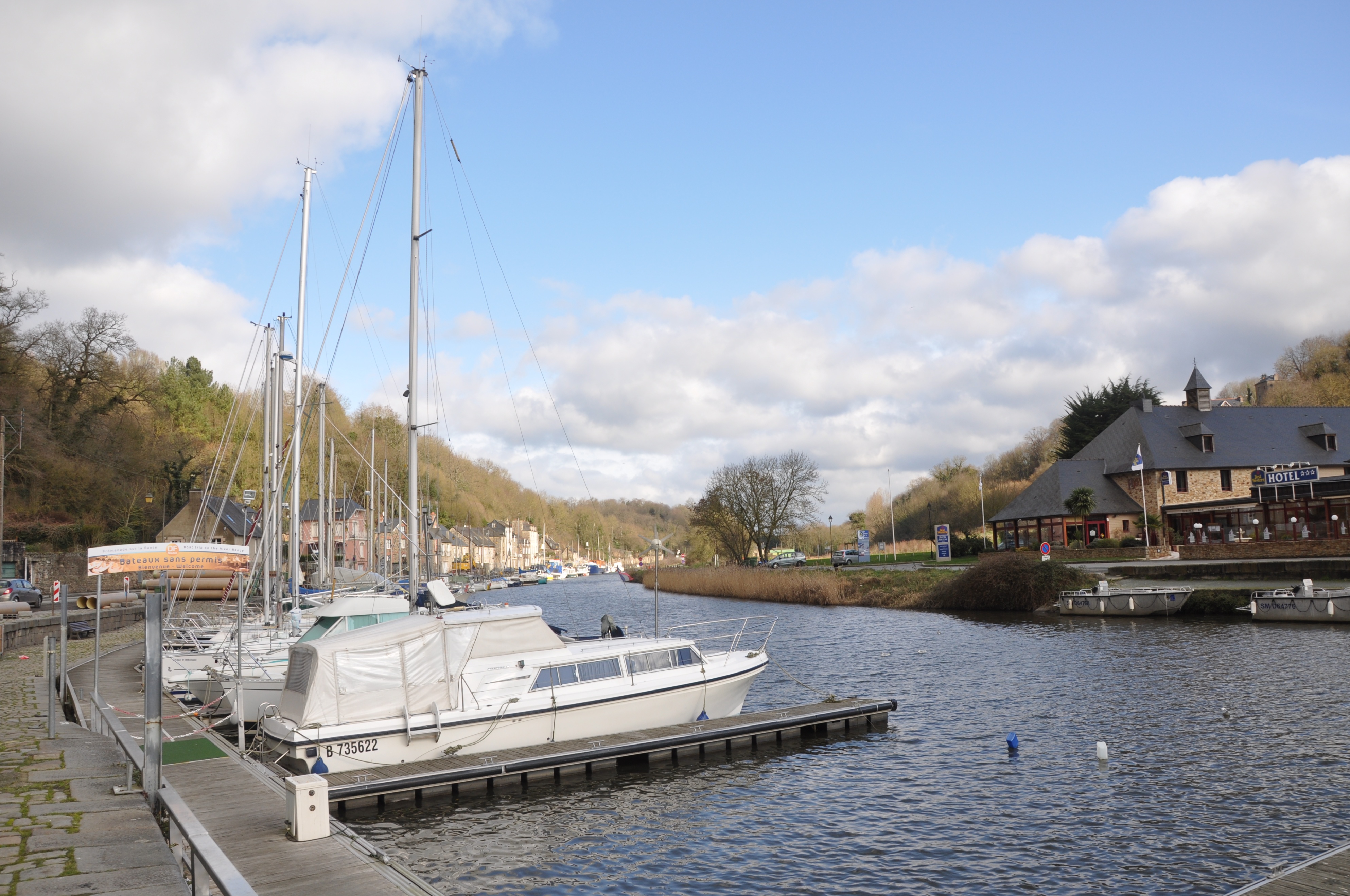 迪南：凝固中世纪法国，时光回到布列塔尼荣耀，半木结构建筑如画