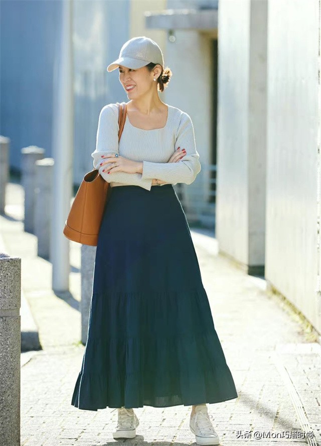 日本奶奶告诉你：女人老了，少披丝巾配裤子，裙子+帽子更显气质