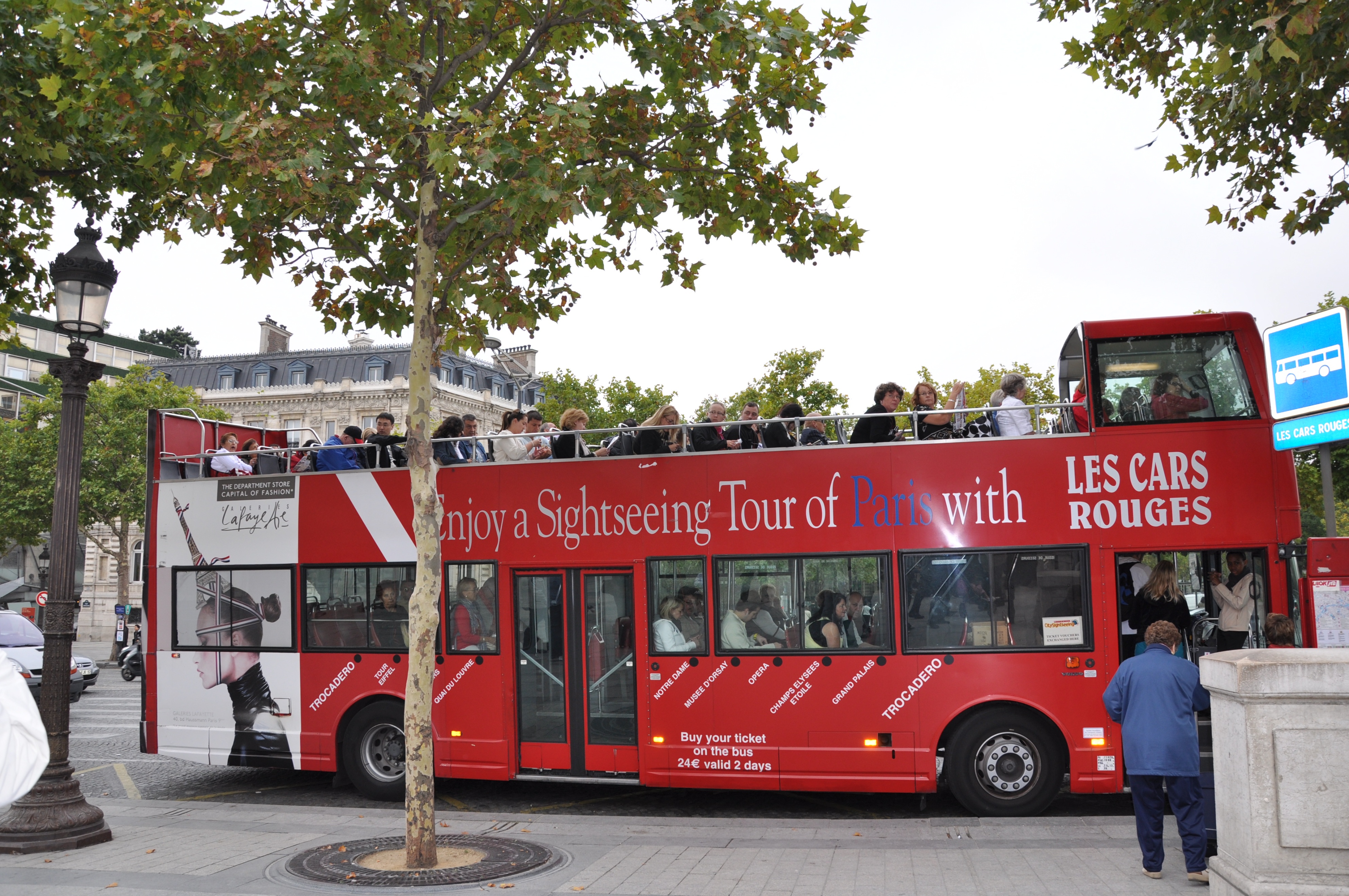 巴黎街头路边摊,在巴黎街头随机拍路人