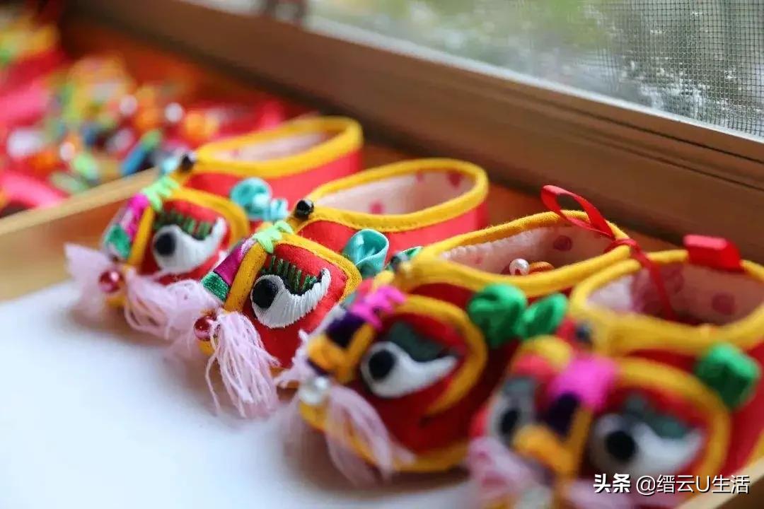 浙西南农村满月习俗：“留百岁发”、“剃头”、“开荤”