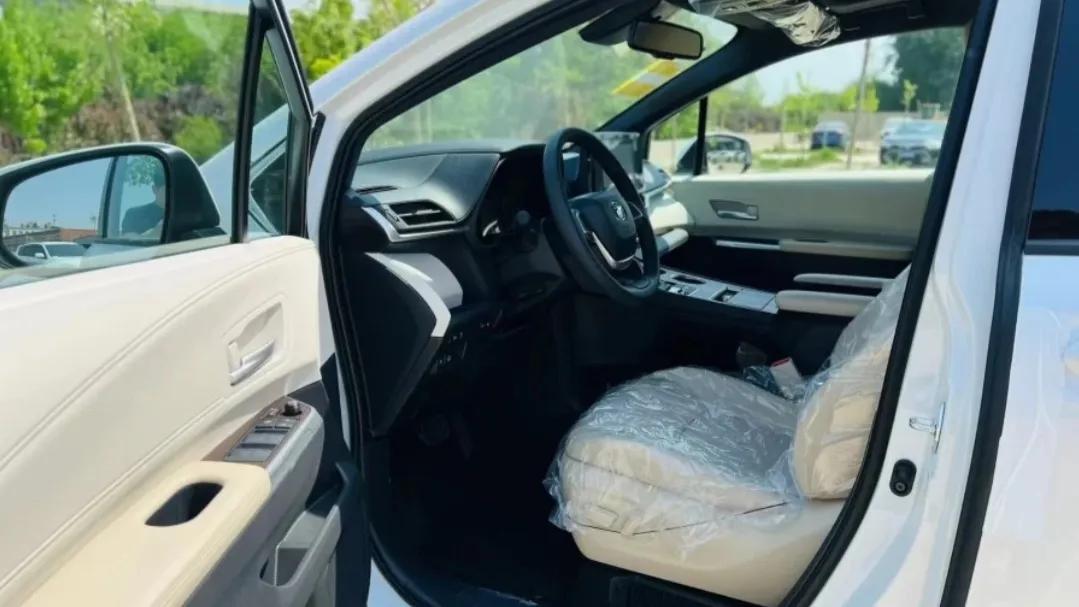 刚收了一辆二手车,新款塞纳二手最新报价