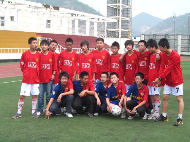 聊聊我为什么不踢足球改行打篮球了？这就是中国足球不行的缩影吧