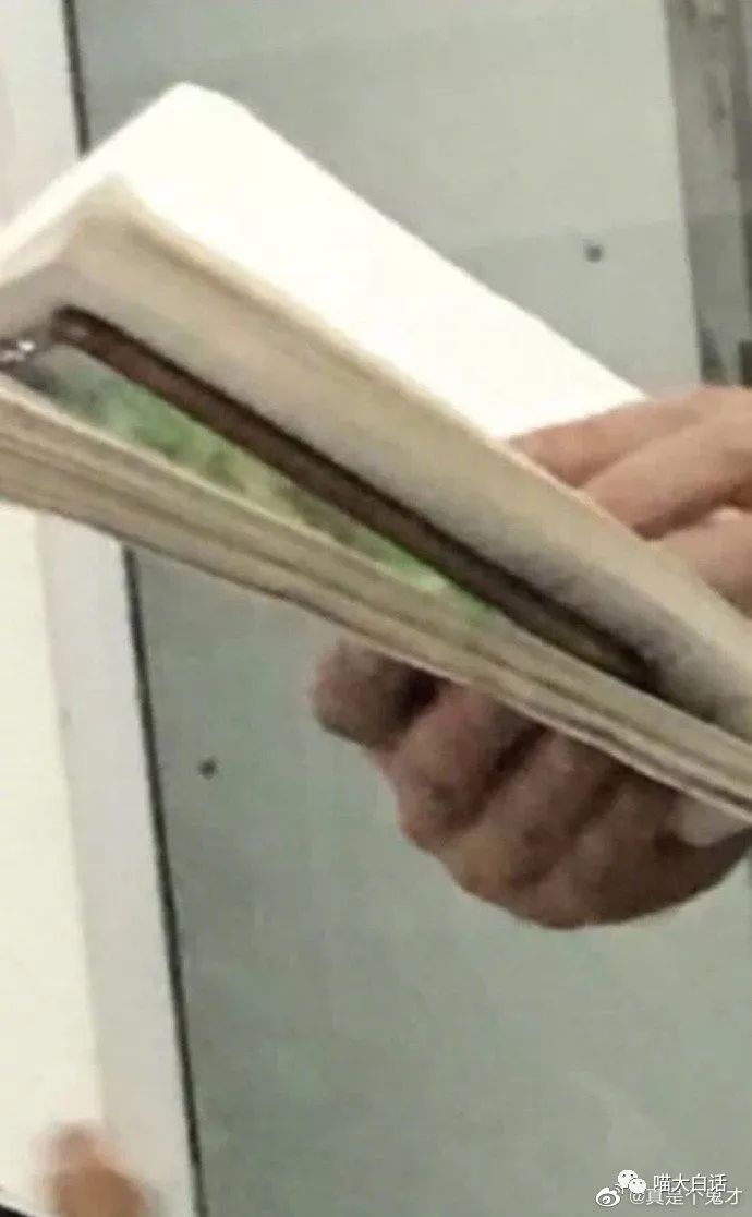 当富豪看到自己的国家队输球后，哈哈哈哈原来有钱人也会不高兴