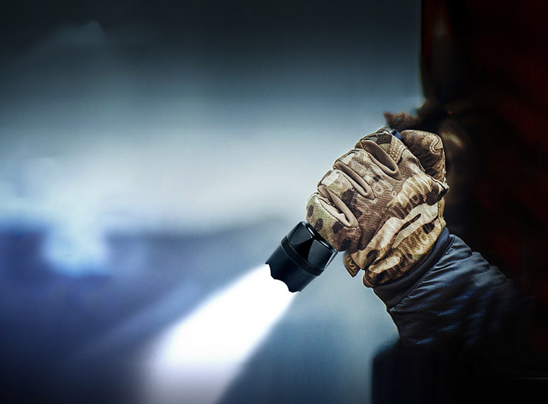 哪些户外战术手电筒最好,战术强光手电推荐