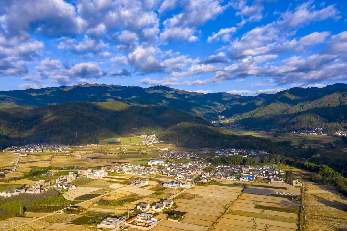 云南适合穷人养老的小城腾冲市,云南养老为什么首选腾冲