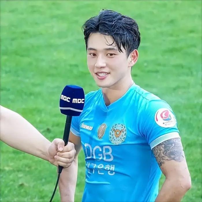 小狼狗身材腹肌,小狼狗霸气腹肌