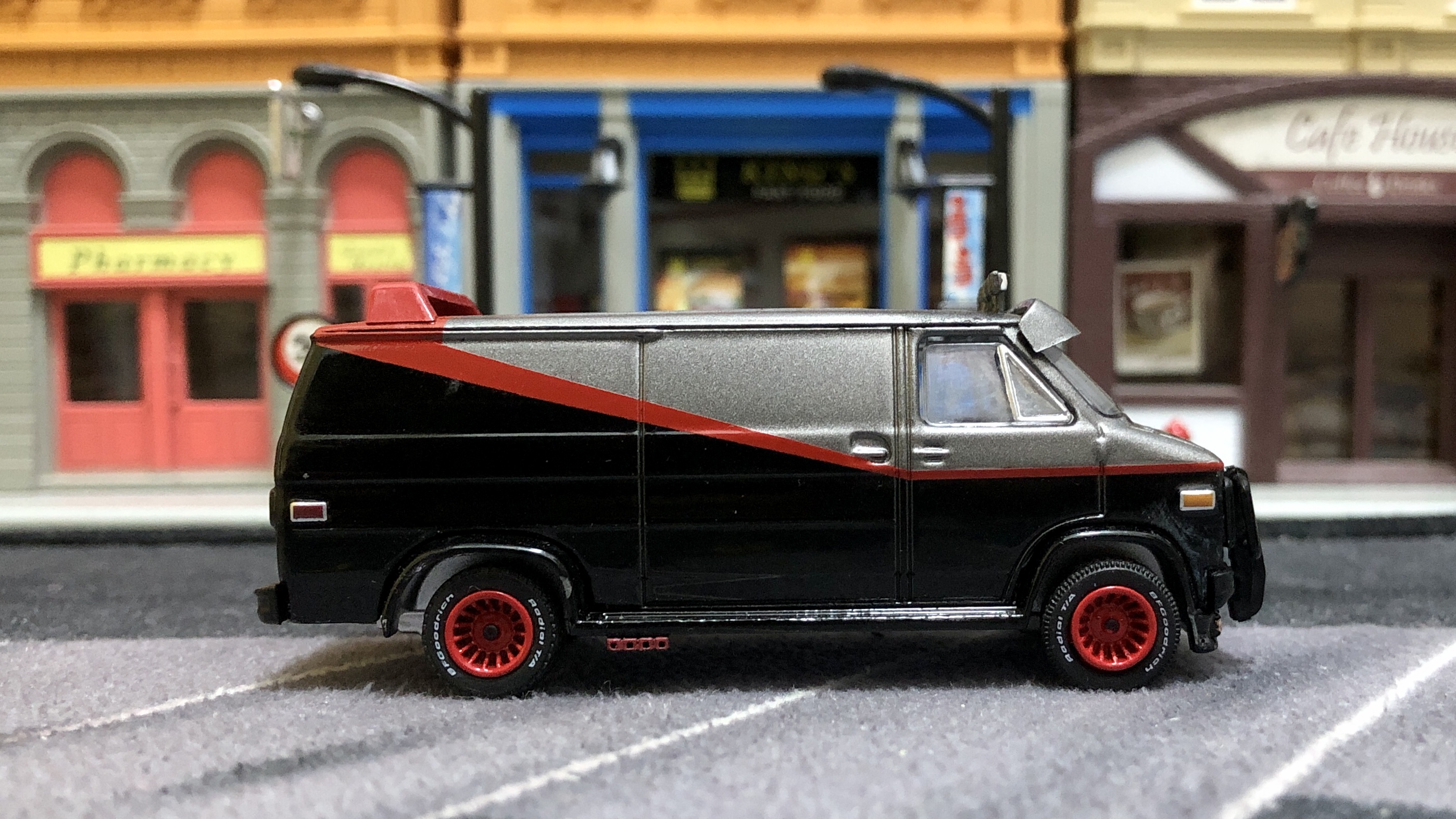 绿光电影车，天龙特工队GMC大面包Vandura