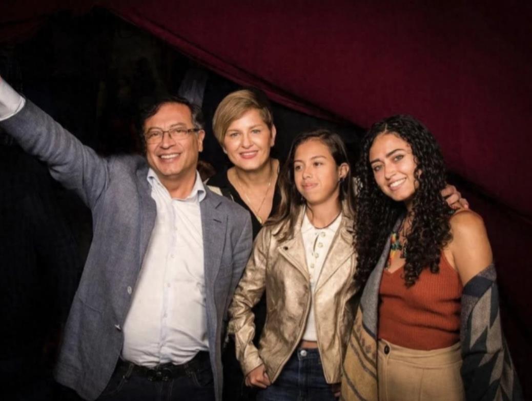 哥伦比亚总统访问中国视频,哥伦比亚总统参观