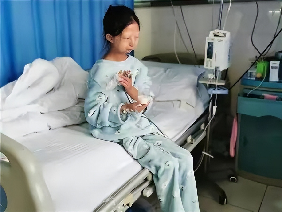 贵州一女大学生，为救弟弟每天只花两块钱，去世的时候只有43斤