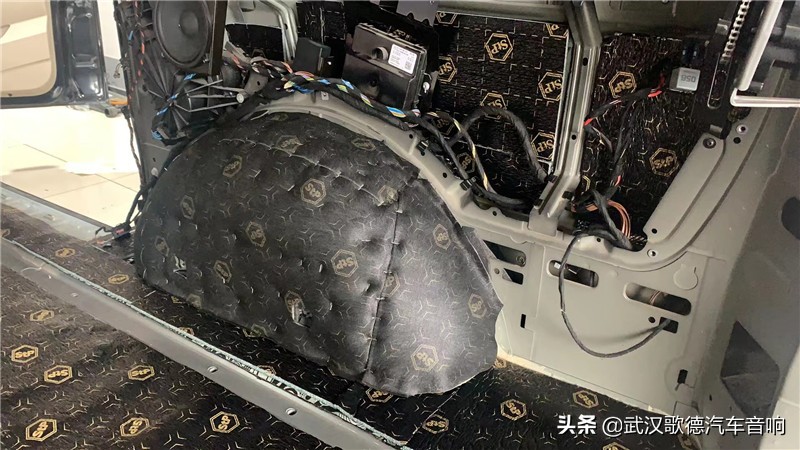 威霆隔音降噪改装,奔驰威霆汽车隔音降噪