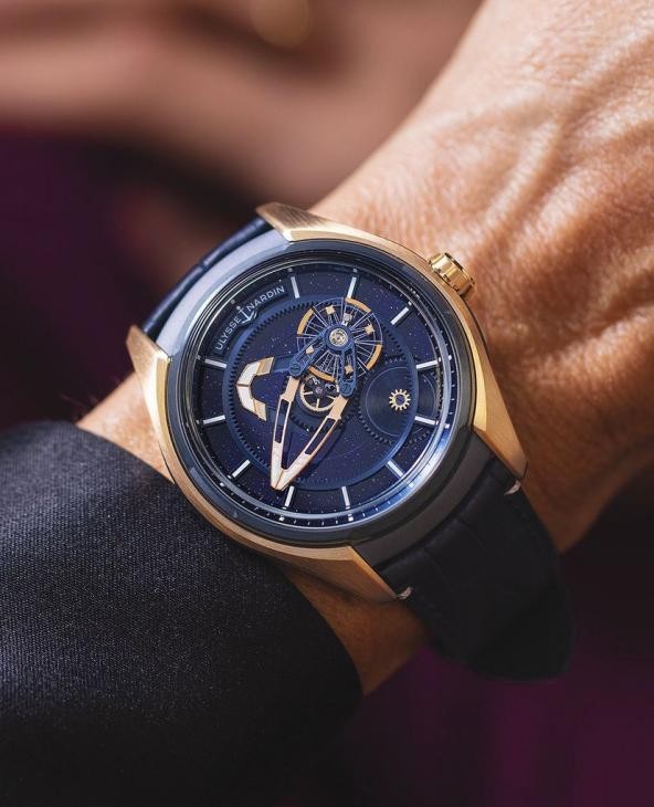 花一万多买了一个真劳力士,花十几万买绿水鬼值吗