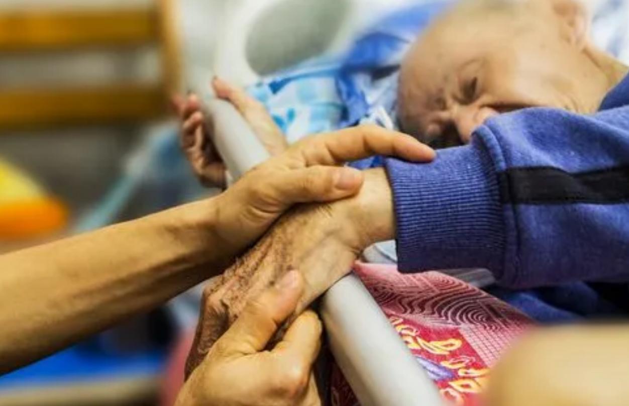 老人家中自然死亡要打120吗,老人在家死亡处理流程