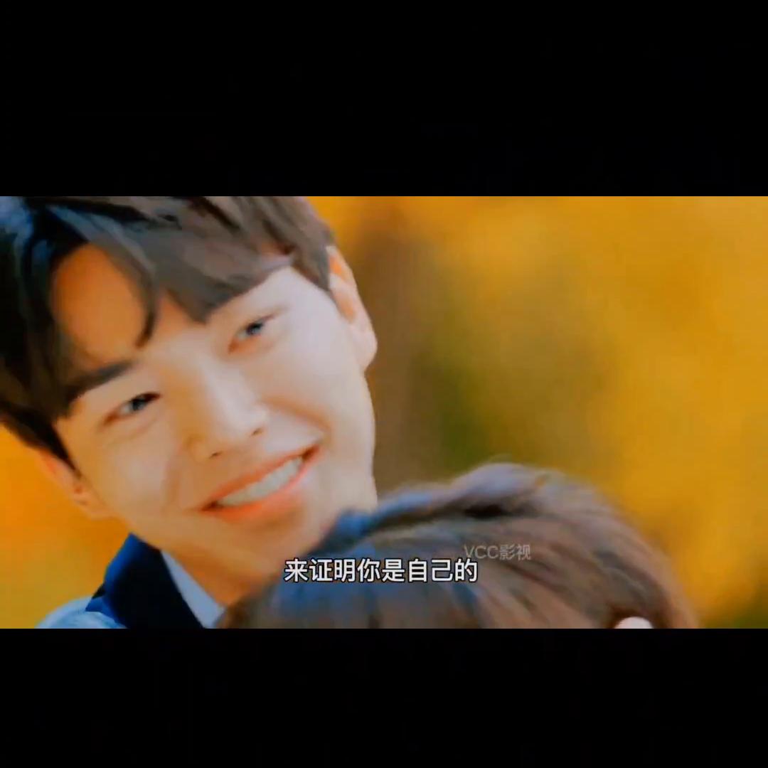 一个女孩子喜欢男孩子心理变化,女孩子会遇到很多爱自己的男孩子