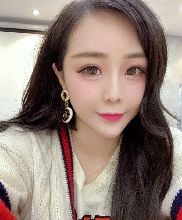 抖音90后网红富婆、日常养豹、出行包专机、到底是一种什么体验？