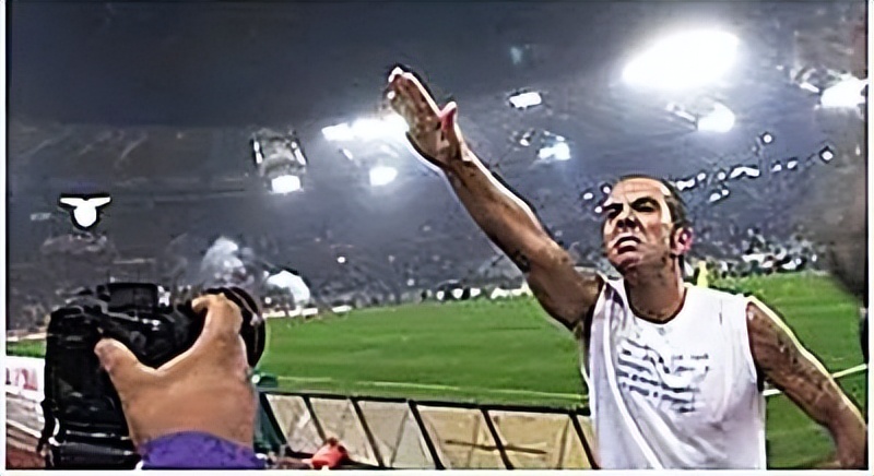 维尼修斯进球跳舞庆祝被批？这些庆祝方式才算有争议，你见过么？