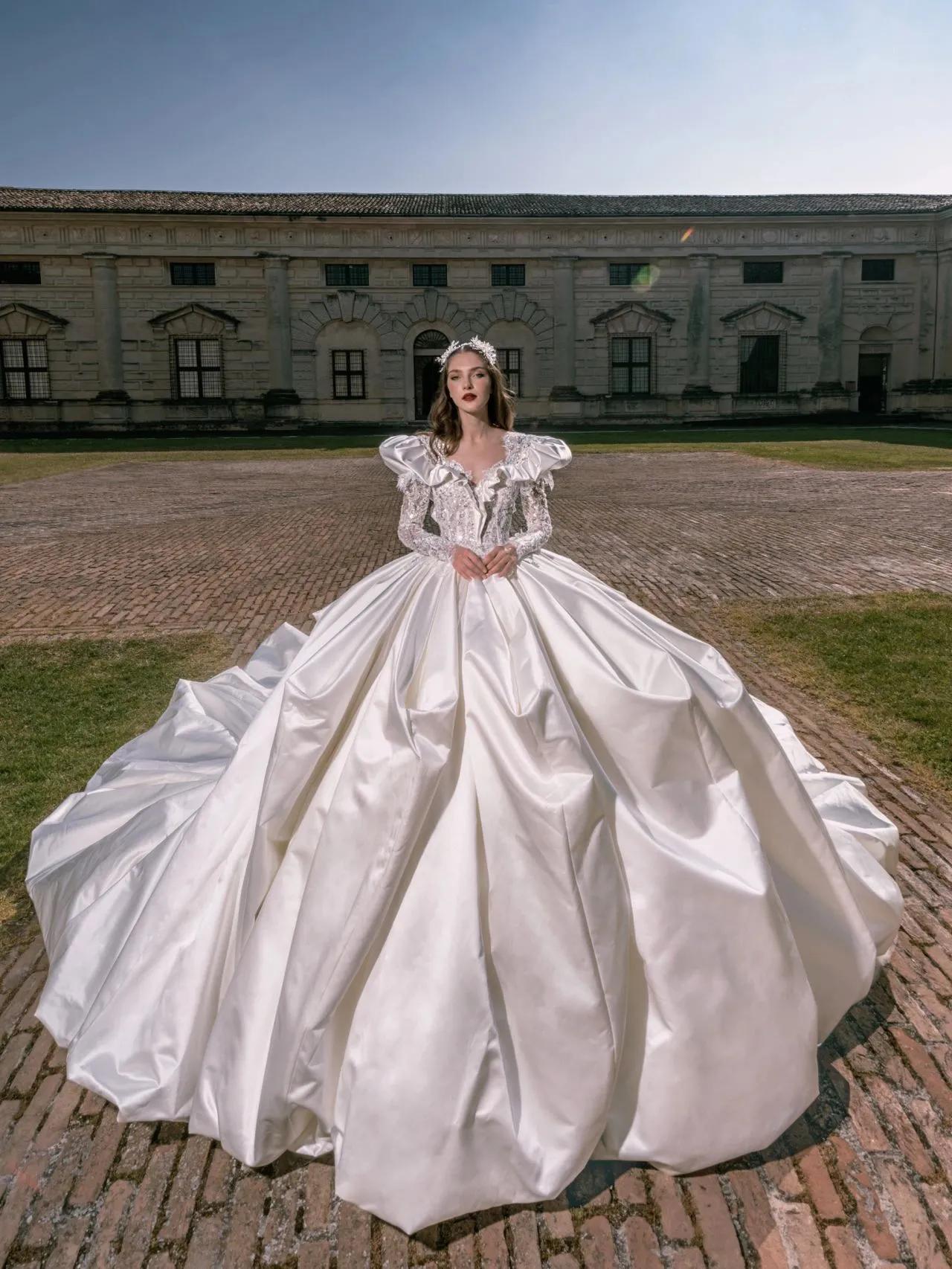 juliakontogruni奢华高定婚纱礼服,juliakontogruni是高定品牌吗