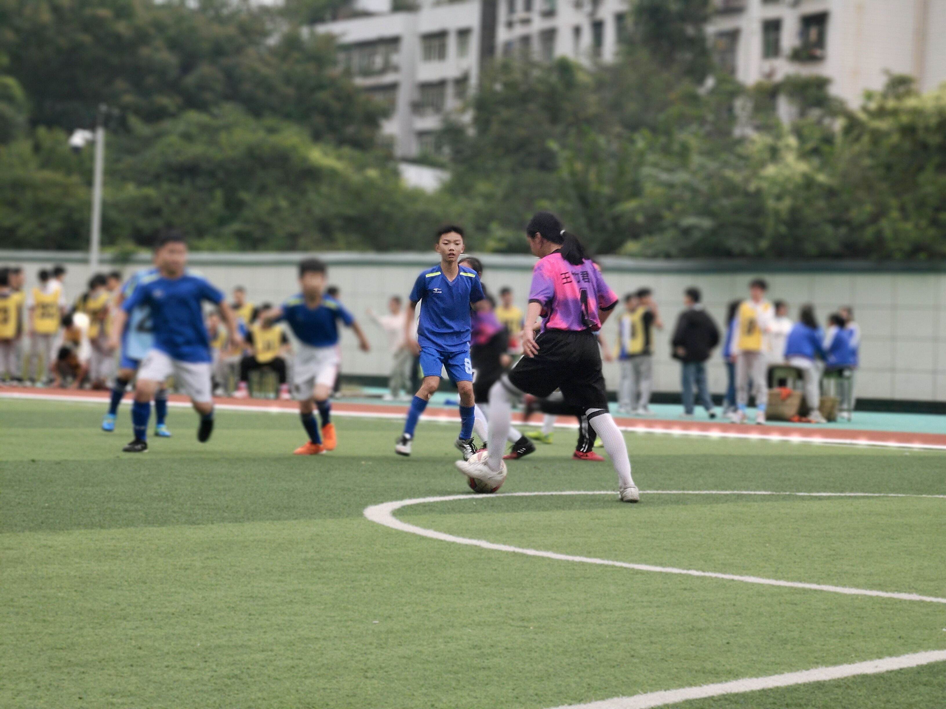 南江县下两镇小学：足球比赛展风采校际交流促发展