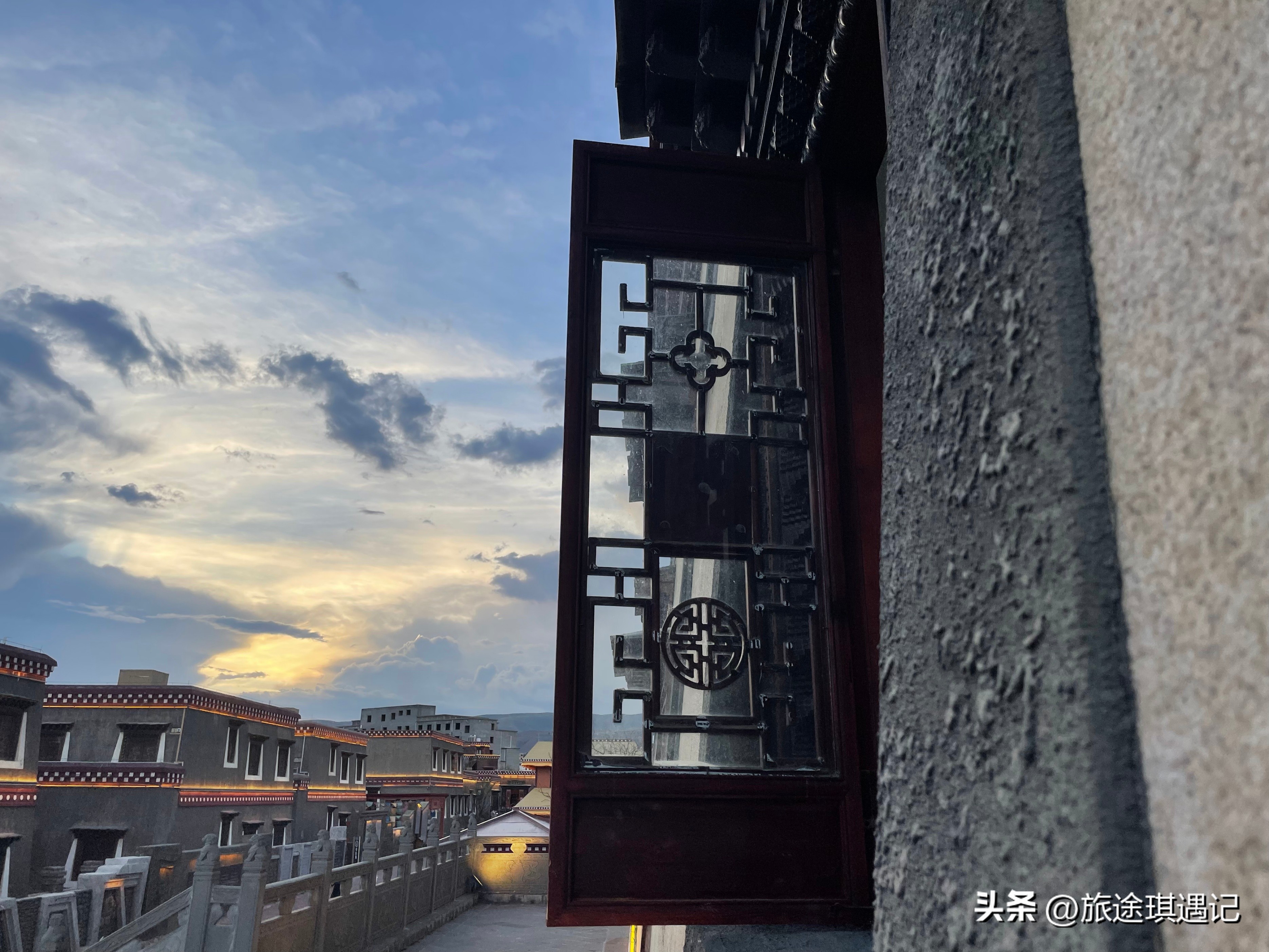 沿着317国道经过甘孜县格萨尔王城,317国道马尔康到甘孜县一路风光