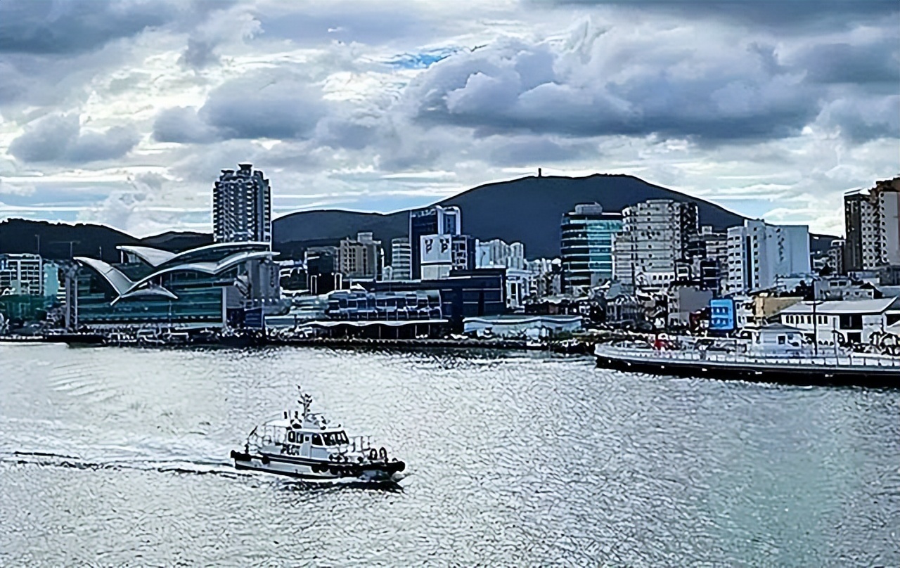 东海渔民发现空无一人的游轮,18年一渔民在东海发现豪华游轮