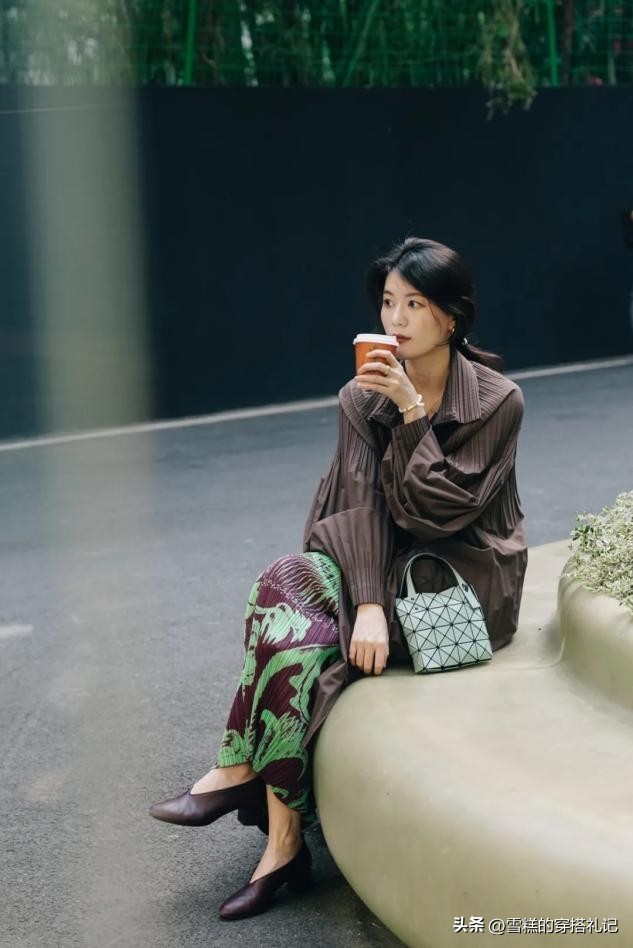 三宅一生流苏裙秋冬搭配,三宅一生蓝色半截裙