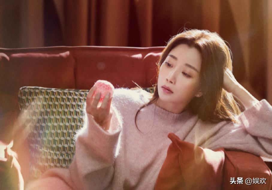 柳岩和殷桃对比照片,柳岩与殷桃是同一个人吗