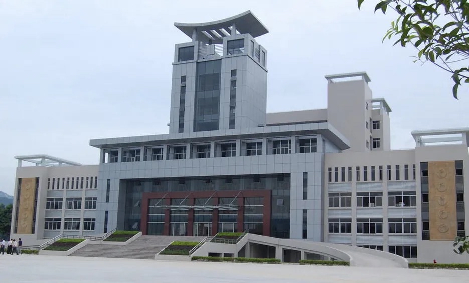 穿学士服吐槽,本科没有学位证能穿学士服吗