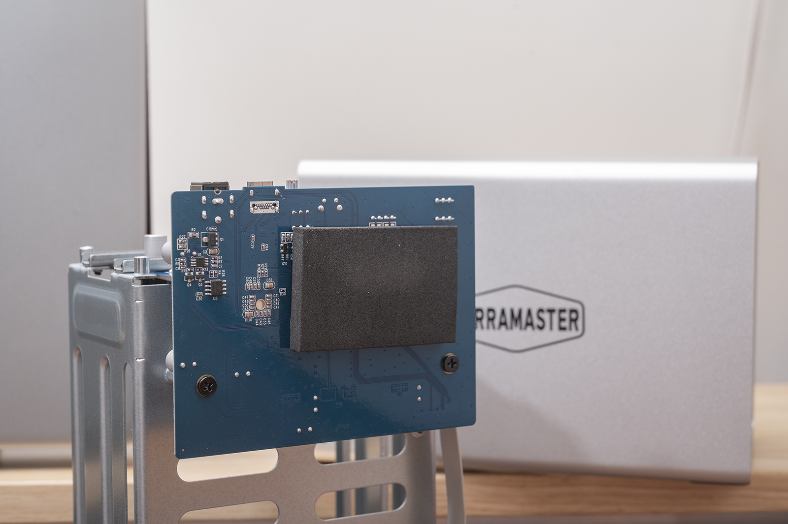 常用数据备份方式磁盘阵列,raid磁盘阵列到底哪个安全