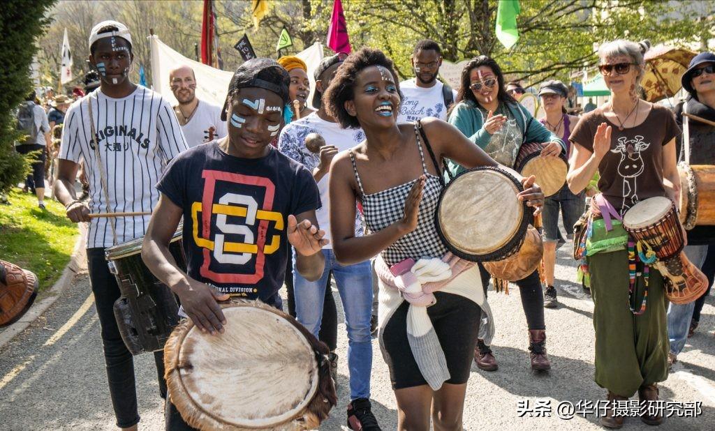 佳能r7与索尼a6400,佳能微单r7和r6哪个级别高些