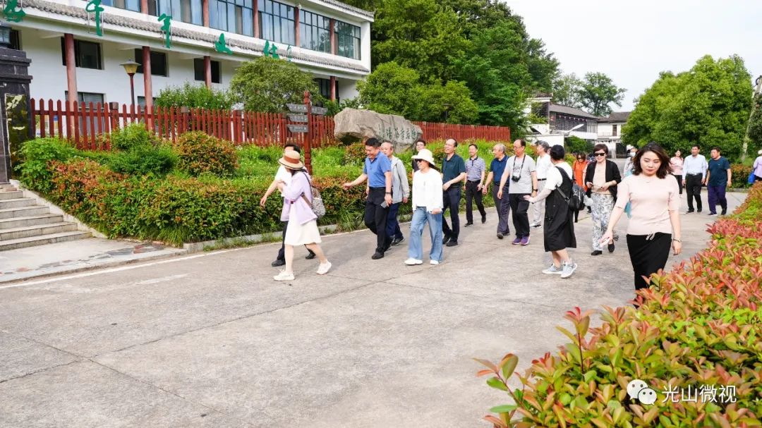 “哇，好美呀！”河南省文旅厅老干部盛赞光山好山好水好风光