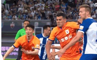 中超再现大规模冲突,中超上演全武行