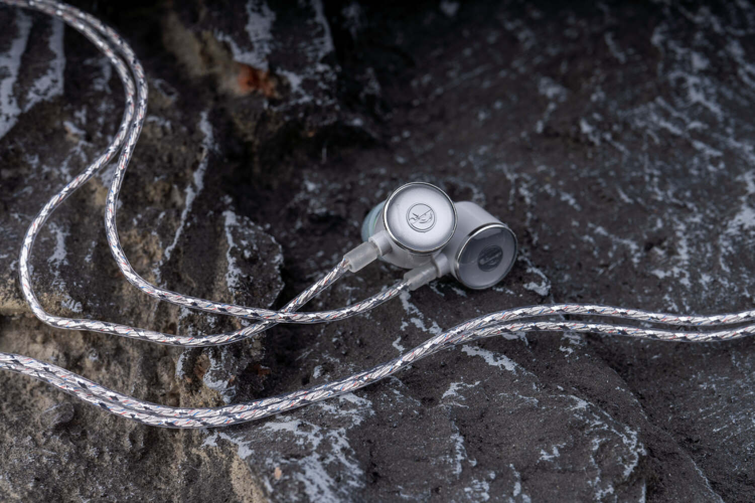 【不废话速评】仅售89元的竹林鸟霜华