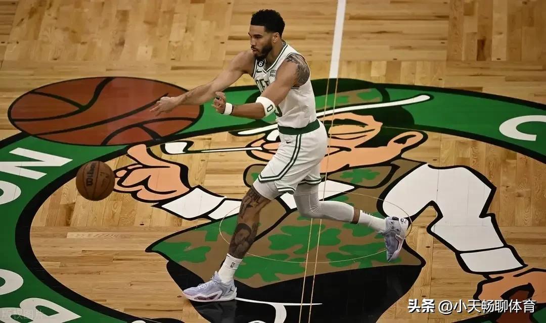 布克荣登总决赛,布克成为本季联盟第一名