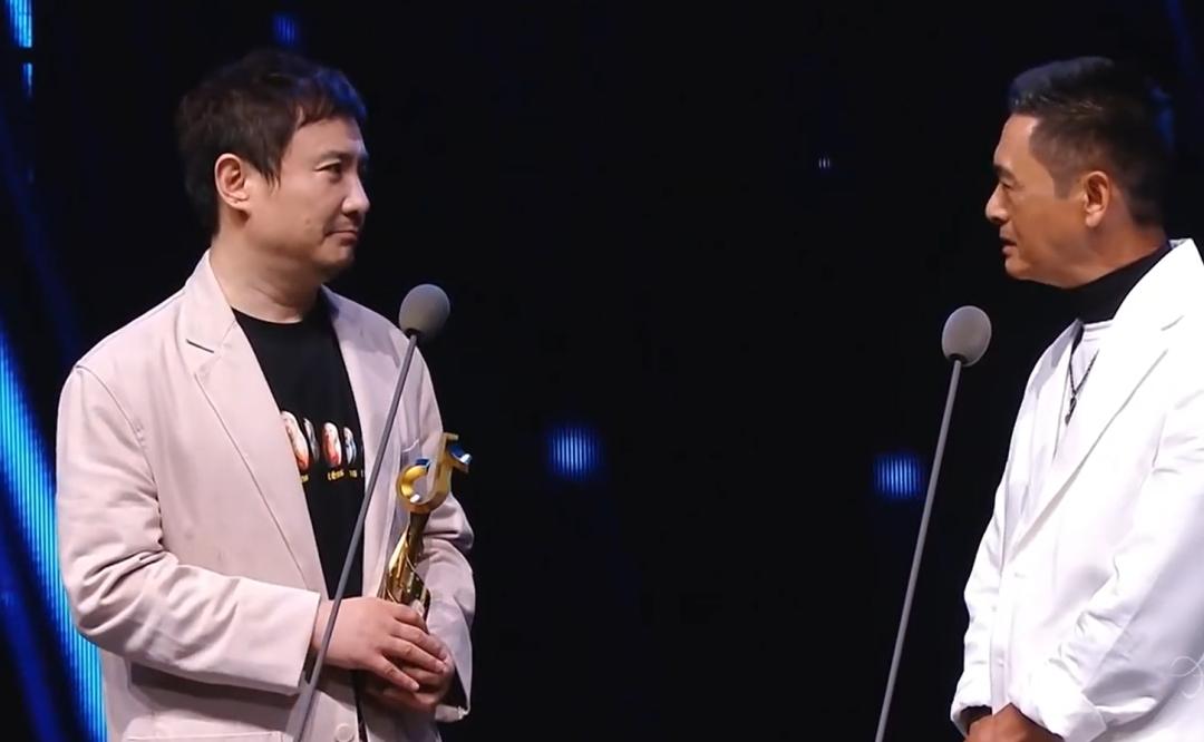 上海这一夜，内娱来了一大半，吴京谢霆锋拿大奖，冯小刚忙着交际