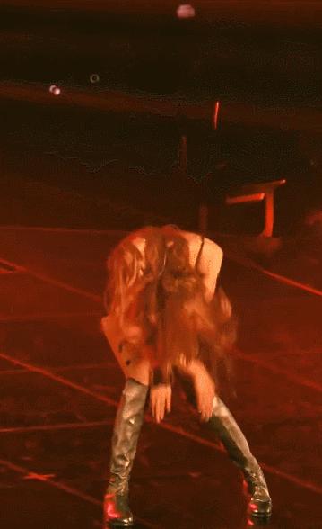 “人间芭比”Lisa：靠一个动作成顶流巨星，年仅20岁坐拥过亿身价