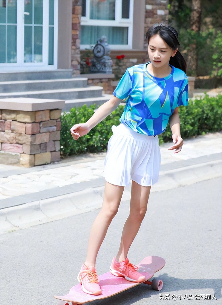 《爸哪》过去9年，萌娃发展各有不同，有运动员，也有钢琴王子